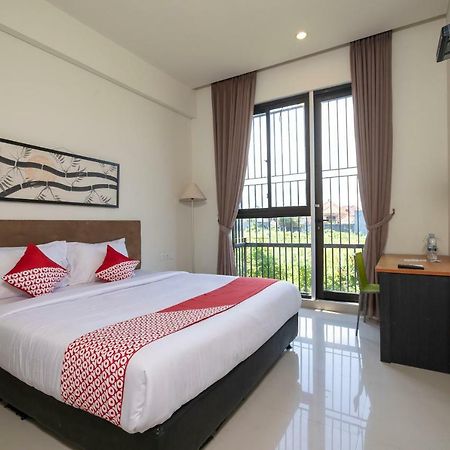 Oyo 697 Olivia Inn Denpasar Legian Exterior foto